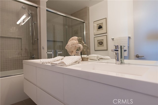 619 Knob Hill Avenue, Redondo Beach, California 90277, 5 Bedrooms Bedrooms, ,3 BathroomsBathrooms,Residential,Sold,Knob Hill,SB18022125