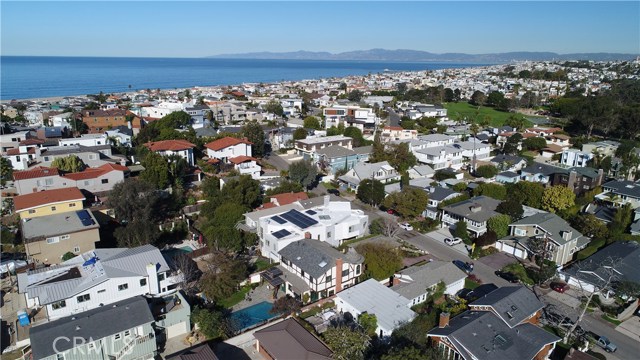 522 24th Place, Hermosa Beach, California 90254, 3 Bedrooms Bedrooms, ,3 BathroomsBathrooms,Residential,Sold,24th Place,SB18039832