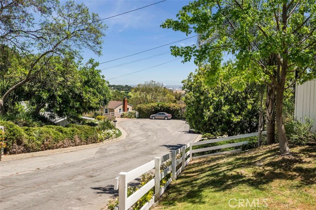 2 Spinning Wheel Lane, Rolling Hills Estates, California 90274, 3 Bedrooms Bedrooms, ,2 BathroomsBathrooms,Residential,Sold,Spinning Wheel,SB17097371