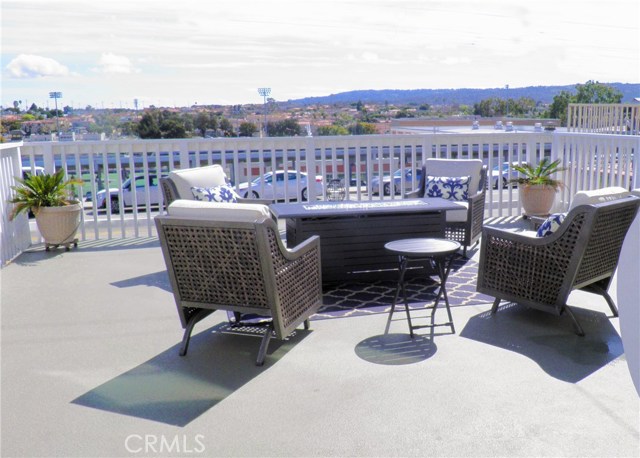 907 Diamond Street, Redondo Beach, California 90277, 4 Bedrooms Bedrooms, ,1 BathroomBathrooms,Residential,Sold,Diamond,RS18017195