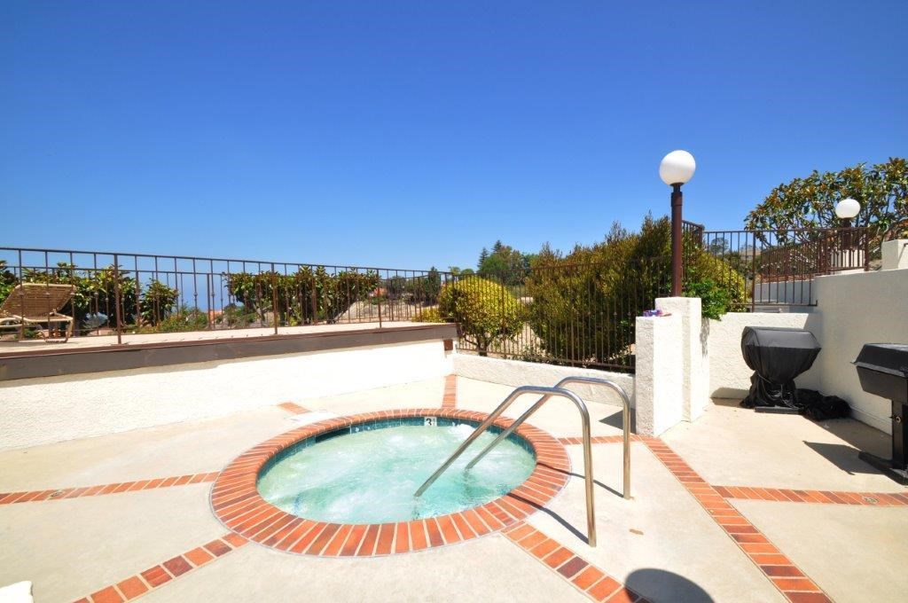 17 Ocean Crest Court, Rancho Palos Verdes, California 90275, 2 Bedrooms Bedrooms, ,1 BathroomBathrooms,Residential,Sold,Ocean Crest,PV18209312