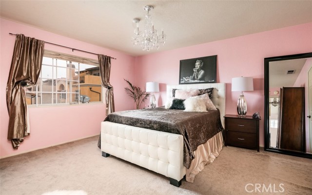 Upper level master bedroom - walk-in closet and ocean breezes and view. Upper level master bedroom - walk-in closet and ocean breezes and view.