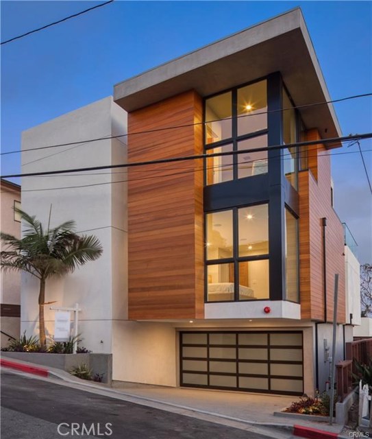946 8th Street, Hermosa Beach, California 90254, 4 Bedrooms Bedrooms, ,3 BathroomsBathrooms,Residential,Sold,8th,SB20005641