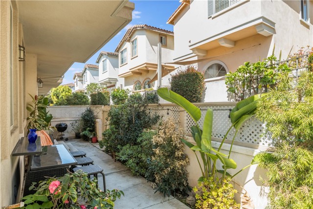634 Meyer Lane, Redondo Beach, California 90278, 4 Bedrooms Bedrooms, ,2 BathroomsBathrooms,Residential,Sold,Meyer,SB21056597