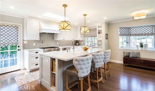 592 33rd Street, Manhattan Beach, California 90266, 3 Bedrooms Bedrooms, ,3 BathroomsBathrooms,Residential,Sold,33rd,SB19082655