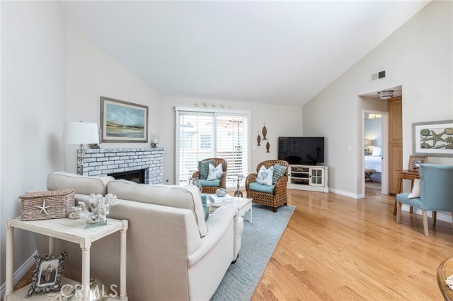 211 Helberta Avenue, Redondo Beach, California 90277, 2 Bedrooms Bedrooms, ,2 BathroomsBathrooms,Residential,Sold,Helberta,RS18145778