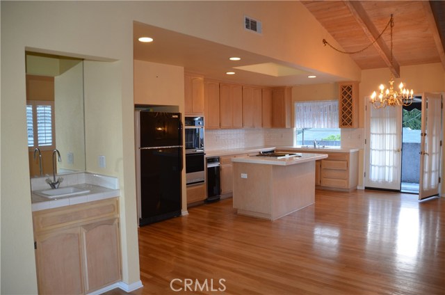 Open Floorplan and kitchen with Island. All kitchen appliances are included.