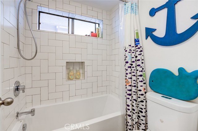 111 Guadalupe Avenue, Redondo Beach, California 90277, 4 Bedrooms Bedrooms, ,3 BathroomsBathrooms,Residential,Sold,Guadalupe,SB20243736