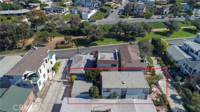 501 8th Street, Manhattan Beach, California 90266, 3 Bedrooms Bedrooms, ,2 BathroomsBathrooms,Residential,Sold,8th,SB18037612