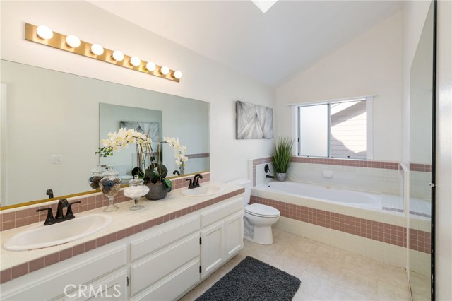 1911 Nelson Avenue, Redondo Beach, California 90278, 4 Bedrooms Bedrooms, ,2 BathroomsBathrooms,Residential,Sold,Nelson,SB18258510
