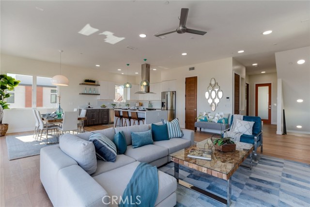 130 Prospect Avenue, Redondo Beach, California 90277, 4 Bedrooms Bedrooms, ,2 BathroomsBathrooms,Residential,Sold,Prospect,SB20026517