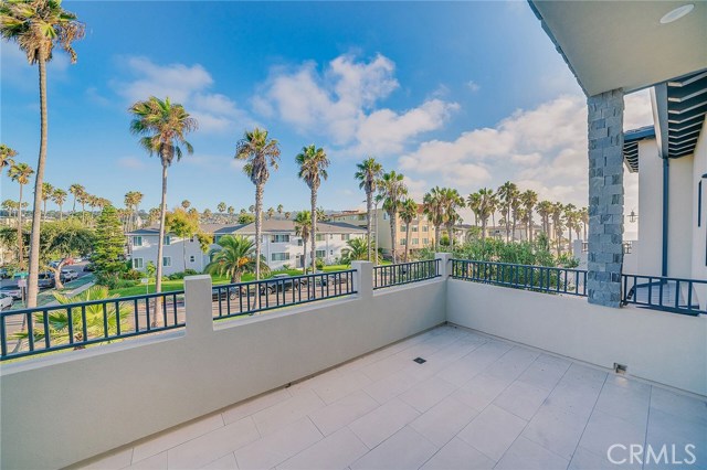 111 Vista Del Mar, Redondo Beach, California 90277, 4 Bedrooms Bedrooms, ,2 BathroomsBathrooms,Residential,Sold,Vista Del Mar,SB19224448