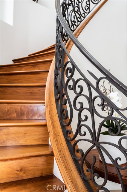 441 1st Street, Manhattan Beach, California 90266, 5 Bedrooms Bedrooms, ,4 BathroomsBathrooms,Residential,Sold,1st,SB19263313