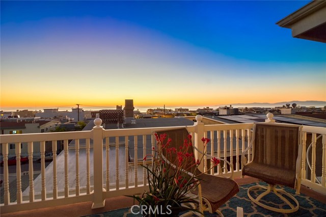 429 Bayview Drive, Hermosa Beach, California 90254, 3 Bedrooms Bedrooms, ,3 BathroomsBathrooms,Residential,Sold,Bayview,SB18034474