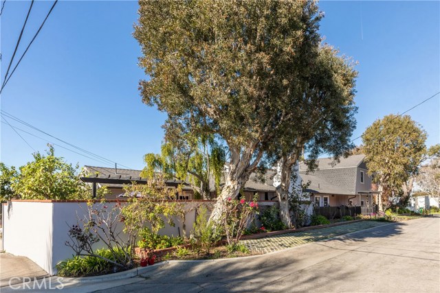 668 36th Street, Manhattan Beach, California 90266, 3 Bedrooms Bedrooms, ,2 BathroomsBathrooms,Residential,Sold,36th,SB21007690