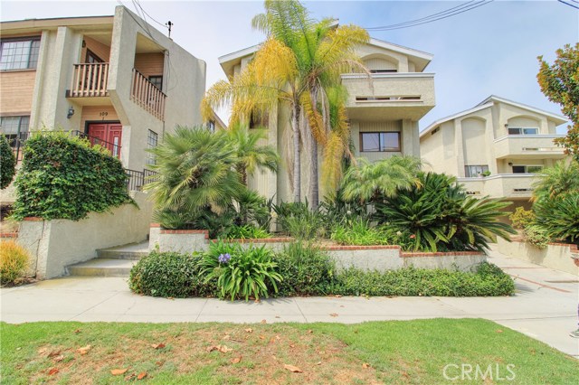 107 Helberta Avenue, Redondo Beach, California 90277, 3 Bedrooms Bedrooms, ,3 BathroomsBathrooms,Residential,Sold,Helberta,CV20148362