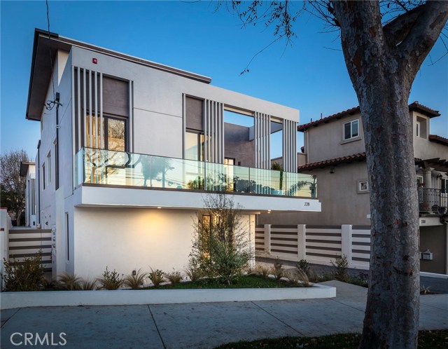 228 Helberta Avenue, Redondo Beach, California 90277, 4 Bedrooms Bedrooms, ,4 BathroomsBathrooms,Residential,Sold,Helberta,PV18015673