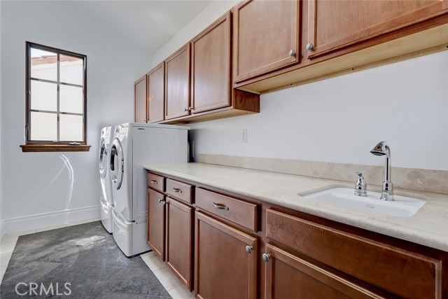 3212 Maple Avenue, Manhattan Beach, California 90266, 5 Bedrooms Bedrooms, ,2 BathroomsBathrooms,Residential,Sold,Maple,SB21060468