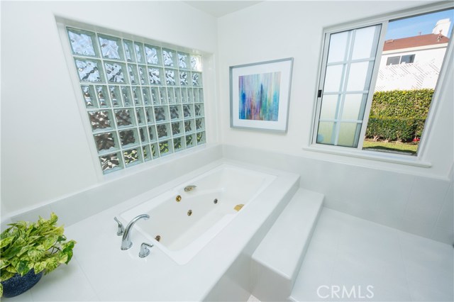 1021 Avenue D, Redondo Beach, California 90277, 4 Bedrooms Bedrooms, ,2 BathroomsBathrooms,Residential,Sold,Avenue D,SB21005310