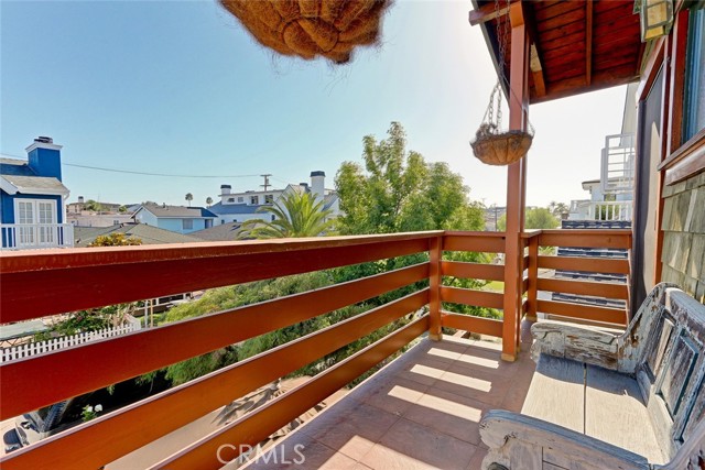 539 4th Street, Manhattan Beach, California 90266, 4 Bedrooms Bedrooms, ,3 BathroomsBathrooms,Residential,Sold,4th,SB21030047