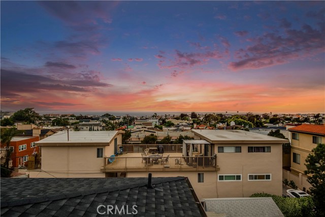 709 2nd Street, Hermosa Beach, California 90254, 4 Bedrooms Bedrooms, ,3 BathroomsBathrooms,Residential,Sold,2nd,SB19115376