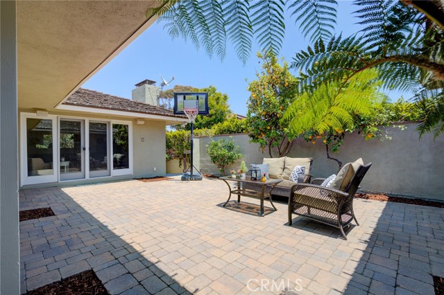 4137 Via Nivel, Palos Verdes Estates, California 90274, 3 Bedrooms Bedrooms, ,2 BathroomsBathrooms,Residential,Sold,Via Nivel,SB21119698