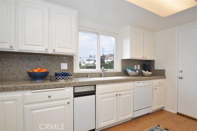 833 Maria Avenue, Redondo Beach, California 90277, 3 Bedrooms Bedrooms, ,2 BathroomsBathrooms,Residential,Sold,Maria,SB18031980