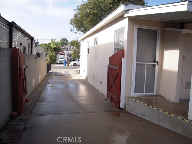 1062 Avenue C, Redondo Beach, California 90277, 2 Bedrooms Bedrooms, ,1 BathroomBathrooms,Residential,Sold,Avenue C,SB20138580