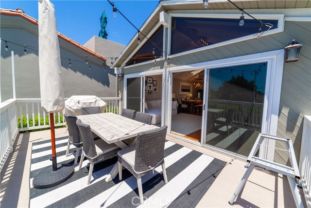 1947 Ava Avenue, Hermosa Beach, California 90254, 2 Bedrooms Bedrooms, ,2 BathroomsBathrooms,Residential,Sold,Ava,SB19162178