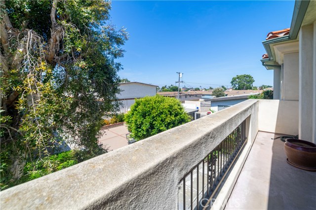 2521 Gates Avenue, Redondo Beach, California 90278, 5 Bedrooms Bedrooms, ,2 BathroomsBathrooms,Residential,Sold,Gates,SB20108689