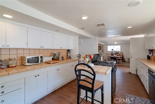 1326 Owosso Avenue, Hermosa Beach, California 90254, 4 Bedrooms Bedrooms, ,3 BathroomsBathrooms,Residential,Sold,Owosso,SB18170594