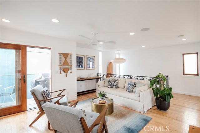 225 1st Street, Manhattan Beach, California 90266, 3 Bedrooms Bedrooms, ,Residential,Sold,1st,SB20187308
