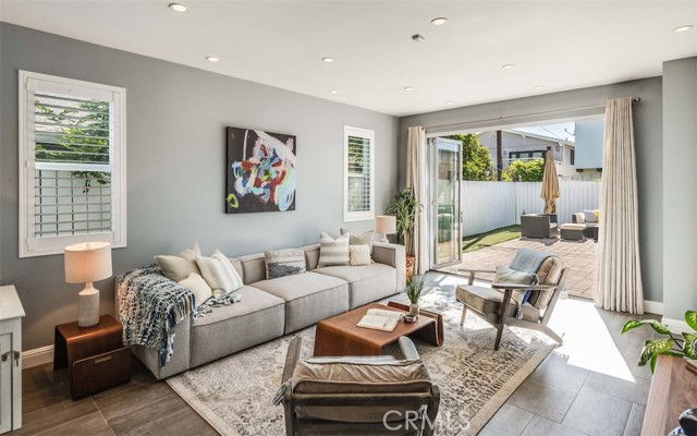 2305 Oak Avenue, Manhattan Beach, California 90266, 3 Bedrooms Bedrooms, ,2 BathroomsBathrooms,Residential,Sold,Oak,PW21077837