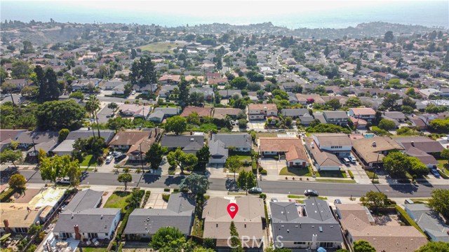 Looking out due West, over Lunada Bay and the Pacific Ocean