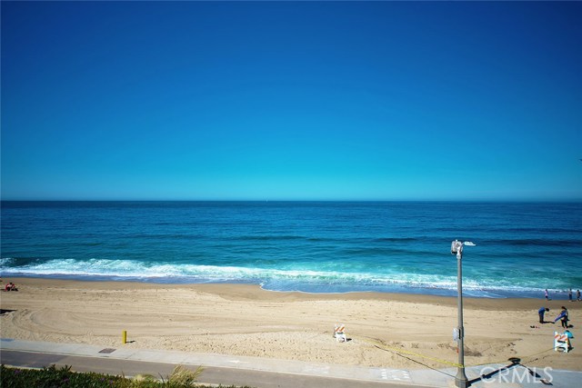 512 Esplanade, Redondo Beach, California 90277, 2 Bedrooms Bedrooms, ,2 BathroomsBathrooms,Residential,Sold,Esplanade,IN17223458