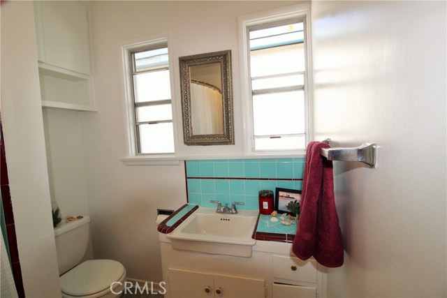 1942 SPRINGFIELD AVENUE, Hermosa Beach, California 90254, 2 Bedrooms Bedrooms, ,1 BathroomBathrooms,Residential,Sold,SPRINGFIELD AVENUE,SB19237640