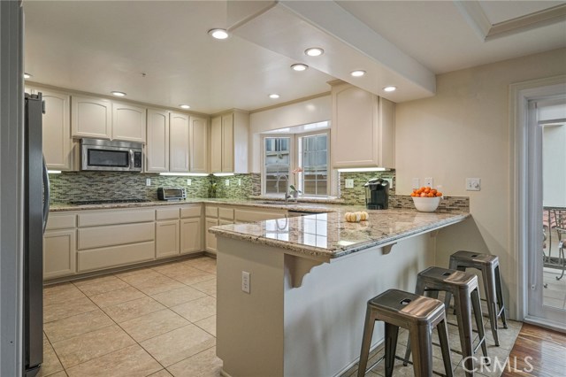 225 Lucia Avenue, Redondo Beach, California 90277, 3 Bedrooms Bedrooms, ,3 BathroomsBathrooms,Residential,Sold,Lucia,SB20222833