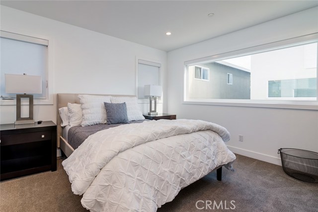 1072 7th Street, Hermosa Beach, California 90254, 4 Bedrooms Bedrooms, ,3 BathroomsBathrooms,Residential,Sold,7th,SB19164165