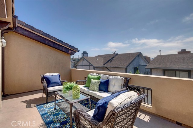 2111 Carnegie Lane, Redondo Beach, California 90278, 4 Bedrooms Bedrooms, ,2 BathroomsBathrooms,Residential,Sold,Carnegie,SB19206209