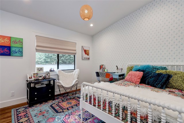 585 29th Street, Manhattan Beach, California 90266, 4 Bedrooms Bedrooms, ,3 BathroomsBathrooms,Residential,Sold,29th,SB21019167