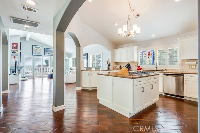 702 Juanita Avenue, Redondo Beach, California 90277, 4 Bedrooms Bedrooms, ,3 BathroomsBathrooms,Residential,Sold,Juanita,PV17180405