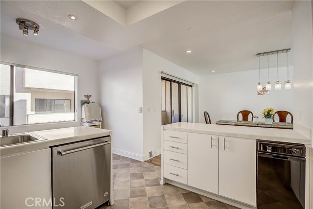 1919 Marshallfield Lane, Redondo Beach, California 90278, 3 Bedrooms Bedrooms, ,3 BathroomsBathrooms,Residential,Sold,Marshallfield,SB20041815