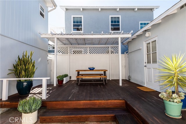 420 3rd Street, Manhattan Beach, California 90266, 2 Bedrooms Bedrooms, ,2 BathroomsBathrooms,Residential,Sold,3rd,SB19171660