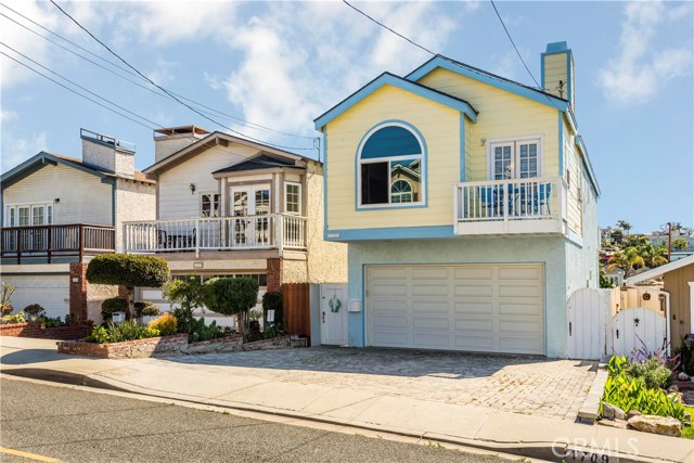 1709 Steinhart Avenue, Redondo Beach, California 90278, 3 Bedrooms Bedrooms, ,2 BathroomsBathrooms,Residential,Sold,Steinhart,SB17121207