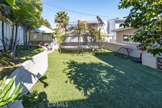 2105 Walnut Avenue, Manhattan Beach, California 90266, 4 Bedrooms Bedrooms, ,2 BathroomsBathrooms,Residential,Sold,Walnut,SB19018685