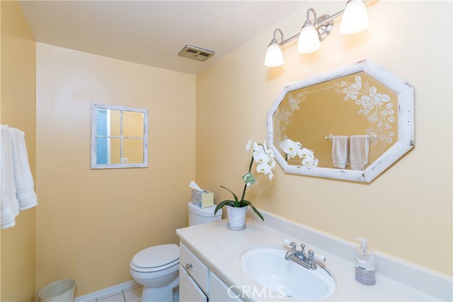 Downstairs 1/2 Bath Downstairs 1/2 Bath