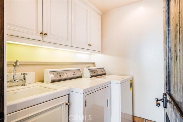 3305 Pine Avenue, Manhattan Beach, California 90266, 4 Bedrooms Bedrooms, ,1 BathroomBathrooms,Residential,Sold,Pine,SB20042109