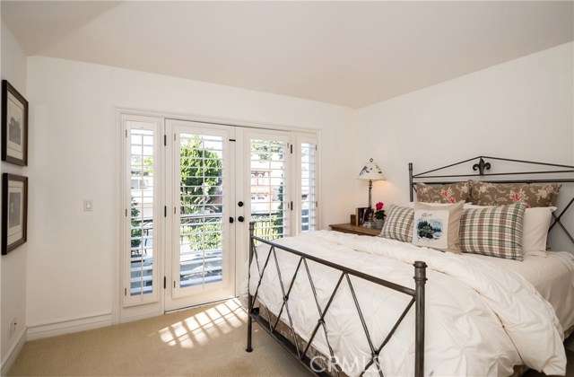 2306 John Street, Manhattan Beach, California 90266, 5 Bedrooms Bedrooms, ,4 BathroomsBathrooms,Residential,Sold,John,SB19259547