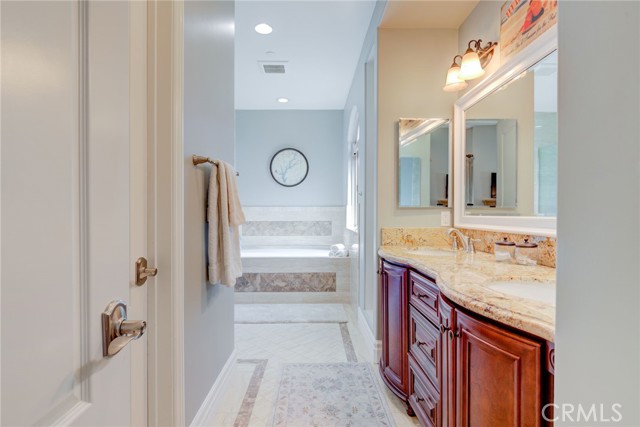 2226 Gates Ave., Redondo Beach, California 90278, 4 Bedrooms Bedrooms, ,3 BathroomsBathrooms,Residential,Sold,Gates Ave.,SB21066346