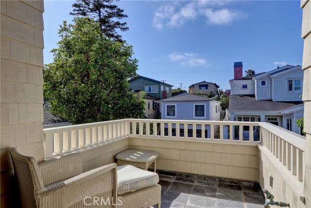 516 21st Street, Manhattan Beach, California 90266, 4 Bedrooms Bedrooms, ,3 BathroomsBathrooms,Residential,Sold,21st,SB18158393